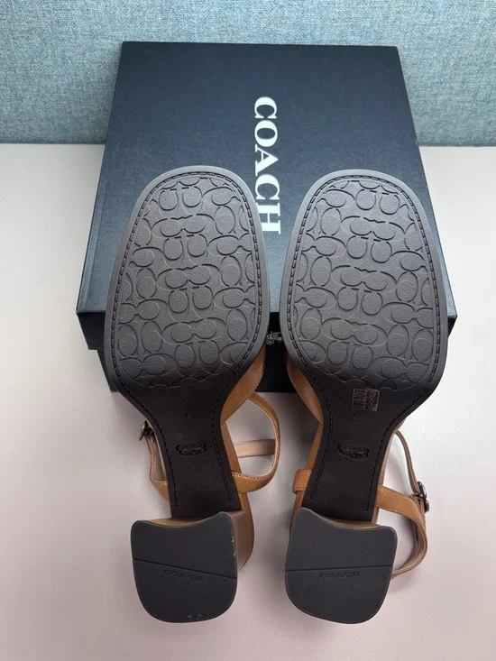 Newn’Box Tea Rose Sz 9.5 Patent Leather Block Heel Pumps by COACH in Honey Brown - Picture 7 of 10